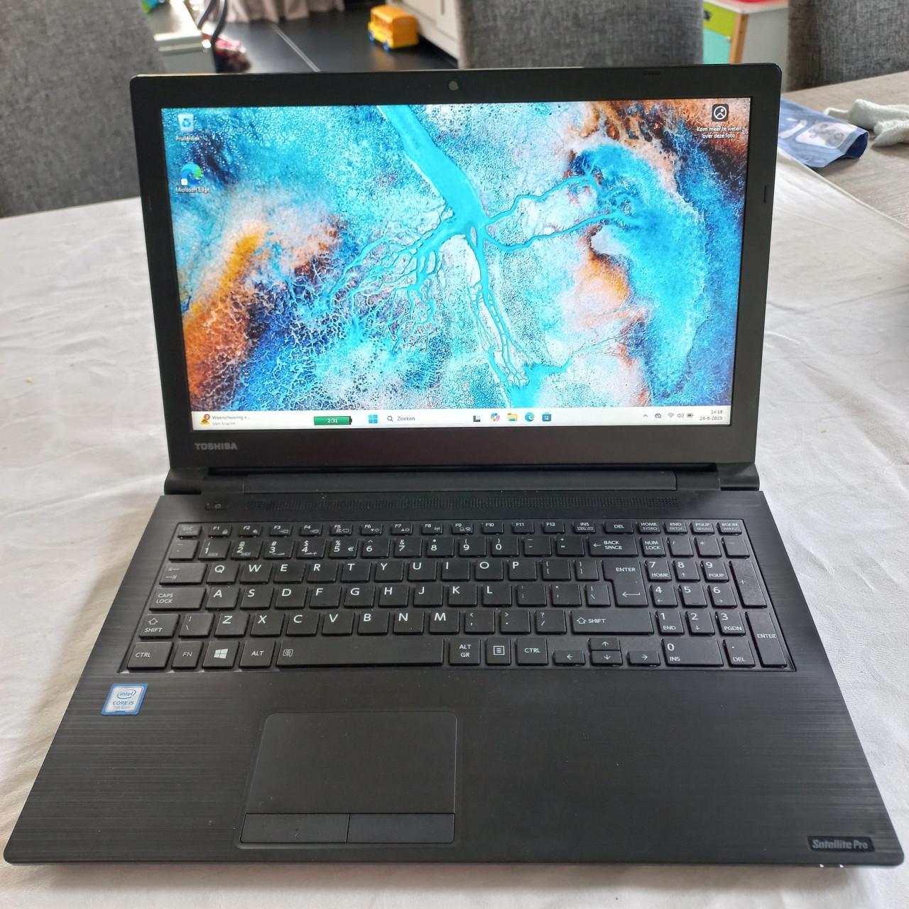Toshiba 15,6" i5-7200U 8GB 512GB SSD W11