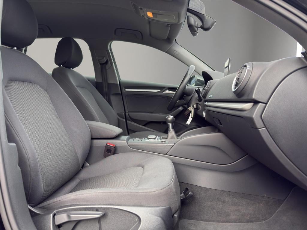 Audi A3 sportback 30 tfsi | navi | airco (automatisch) | parksenors v+a | 1