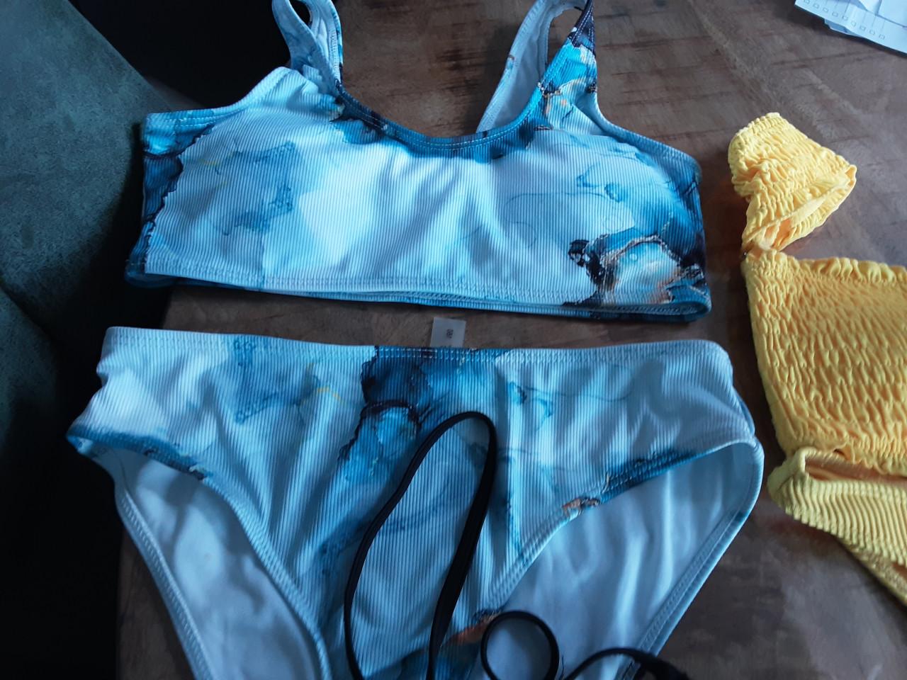 3 gewoon nieuwe  bikini's mt 36 38 5 euro per stuk