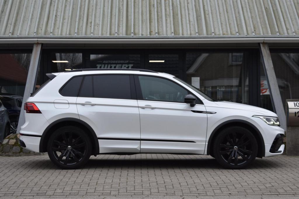 Volkswagen Tiguan 1.5 tsi r-line | black style | panoramadak | nap | camera