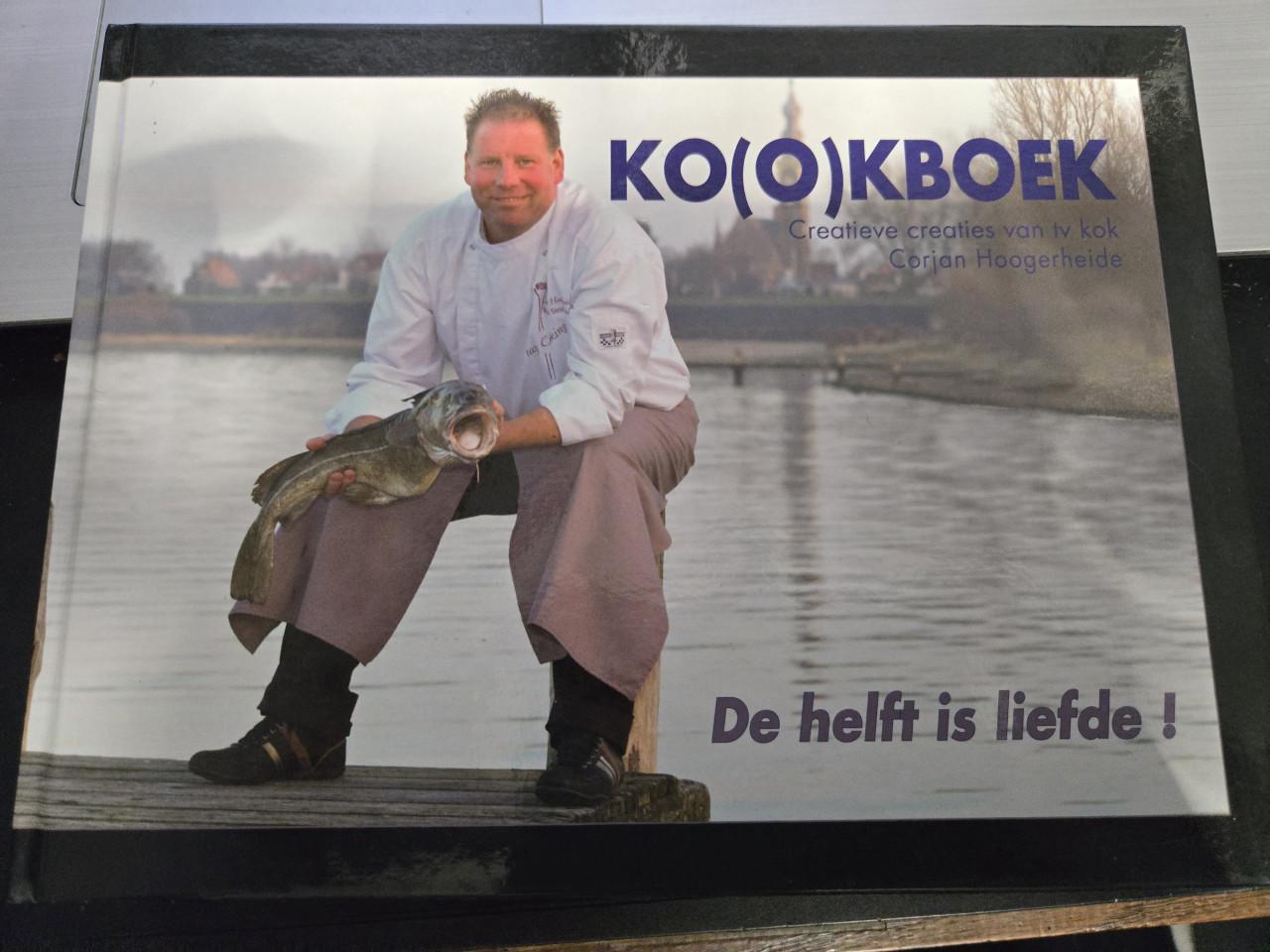 Kookboek „Ko(o)kboek: De helft is liefde!” van  Corjan Hoogerheide