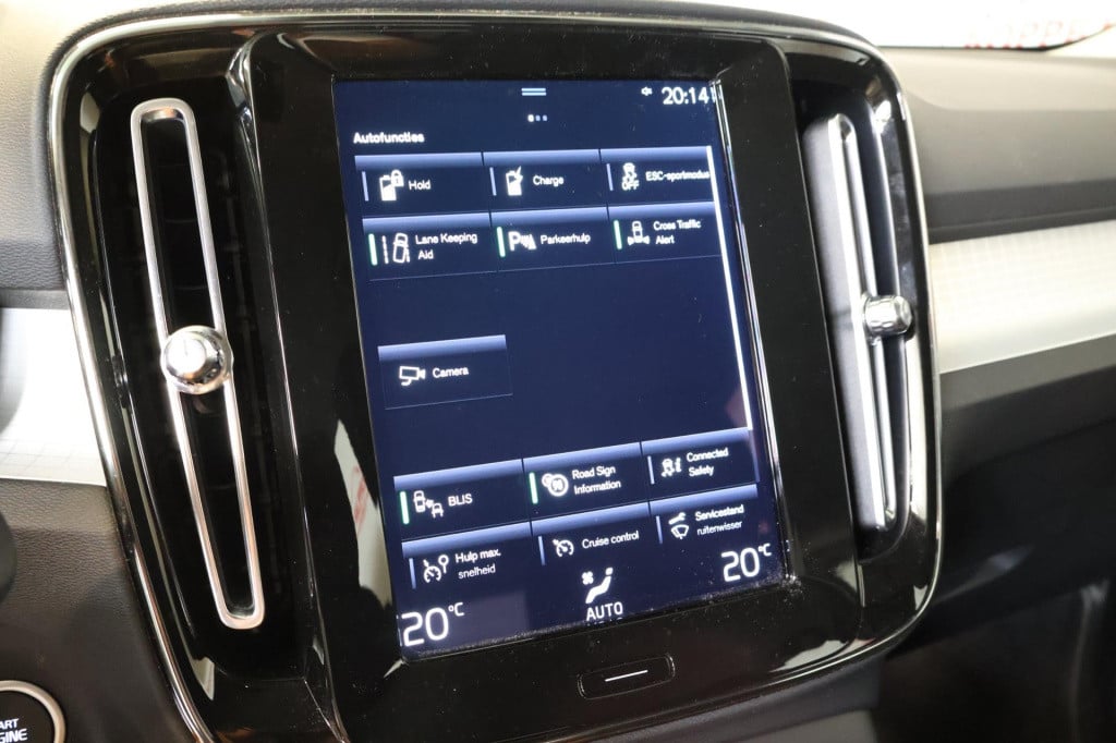 Volvo XC40 1.5 t4 recharge inscription expression nl auto, trekhaak, carpla