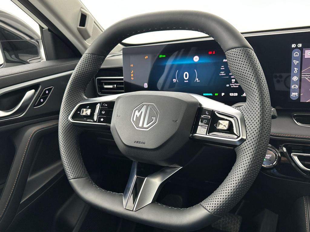 MG Hs mg phev 1.5 luxury madness deal edition