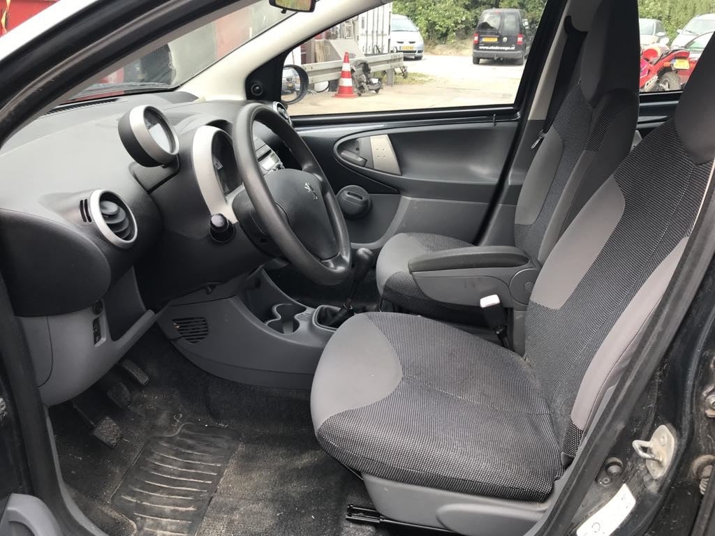 Peugeot 107 1.0-12v xs
