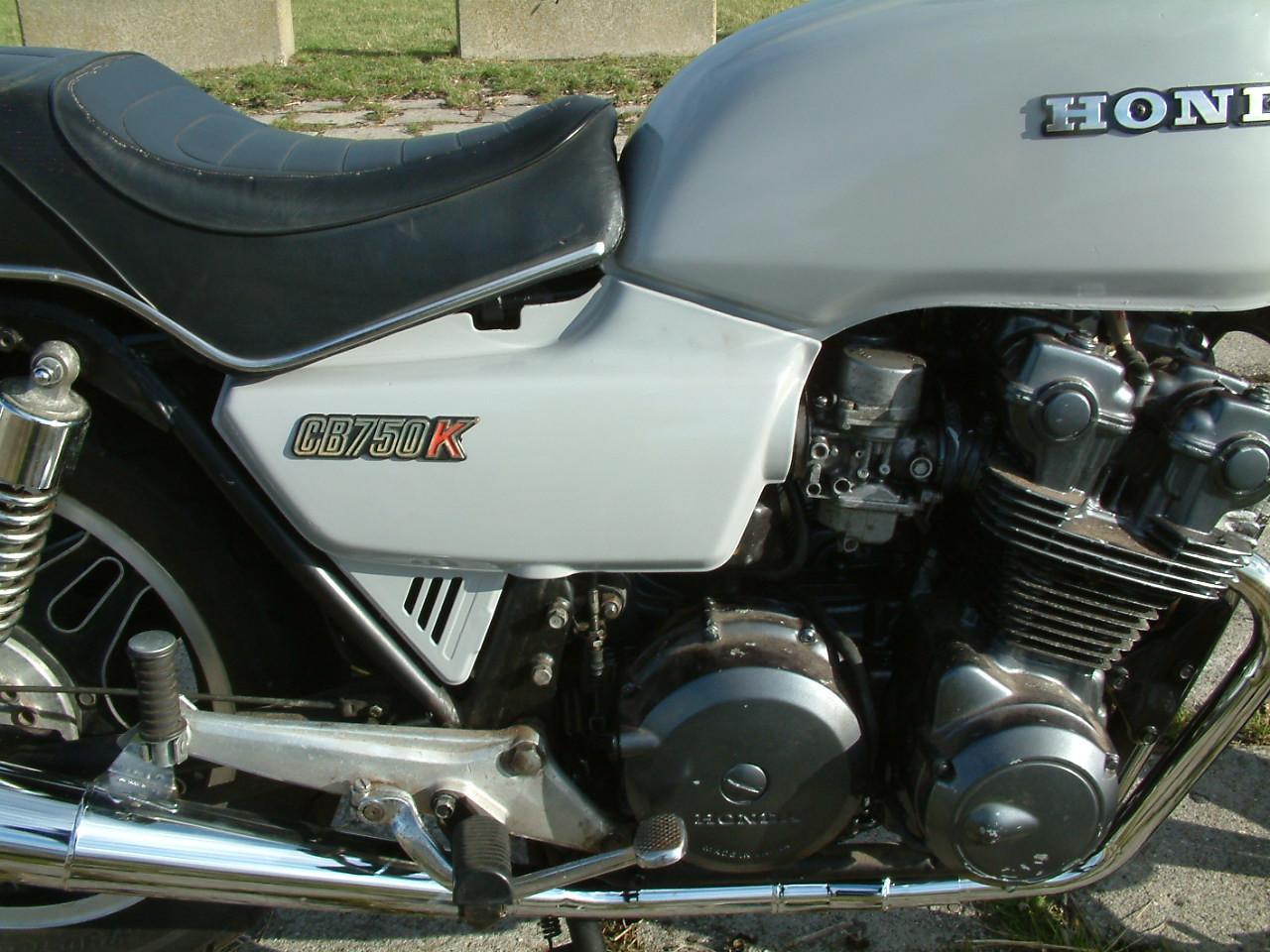 Honda  CB 750 K dohc  1981  -60000 KM  net en goede staat --nieuw Uitlaat