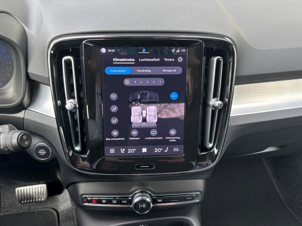 Volvo XC40 2.0 b4 b4 plus dark|stuur-stoel voorruitverwarm|blis| trekhaak| 