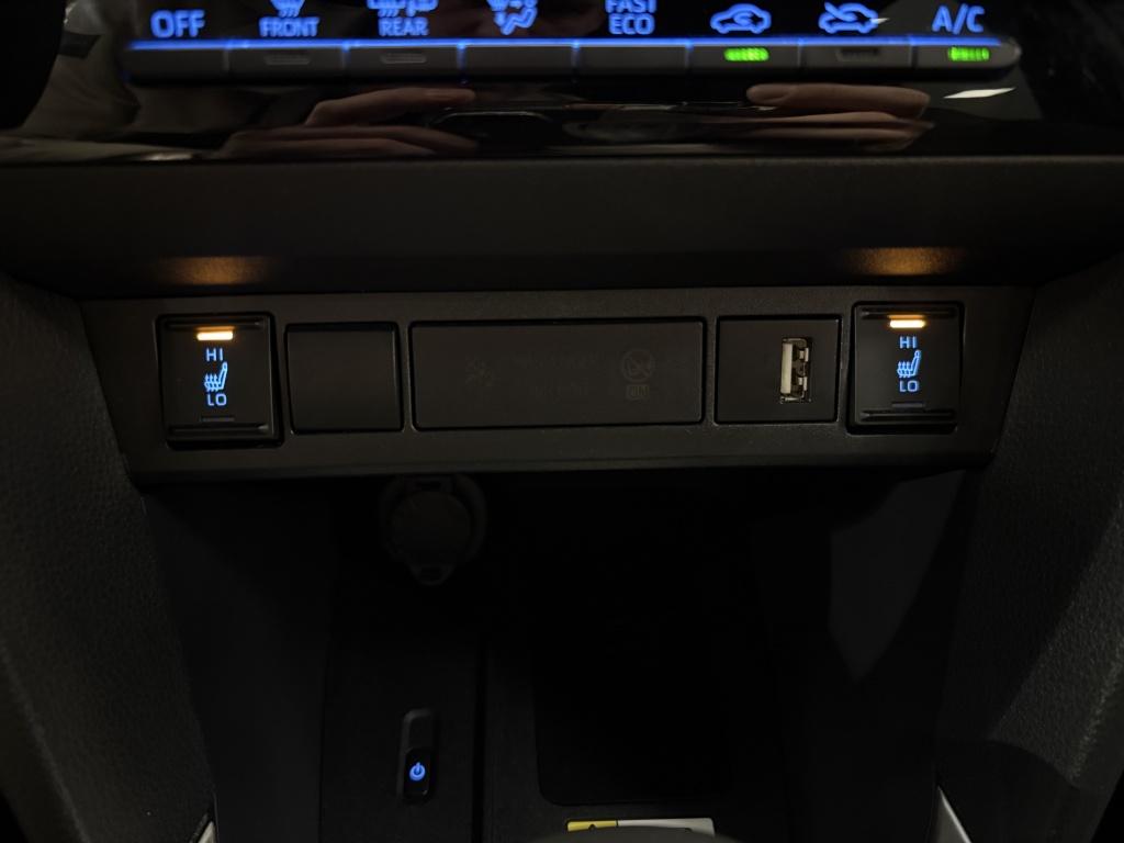 Toyota Yaris Cross 1.5 hybrid dynamic | stoel en stuurverwarming | bsm | te