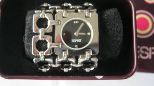 TE KOOP NIEUW EPRIT HORLOGE VOOR 30 EURO