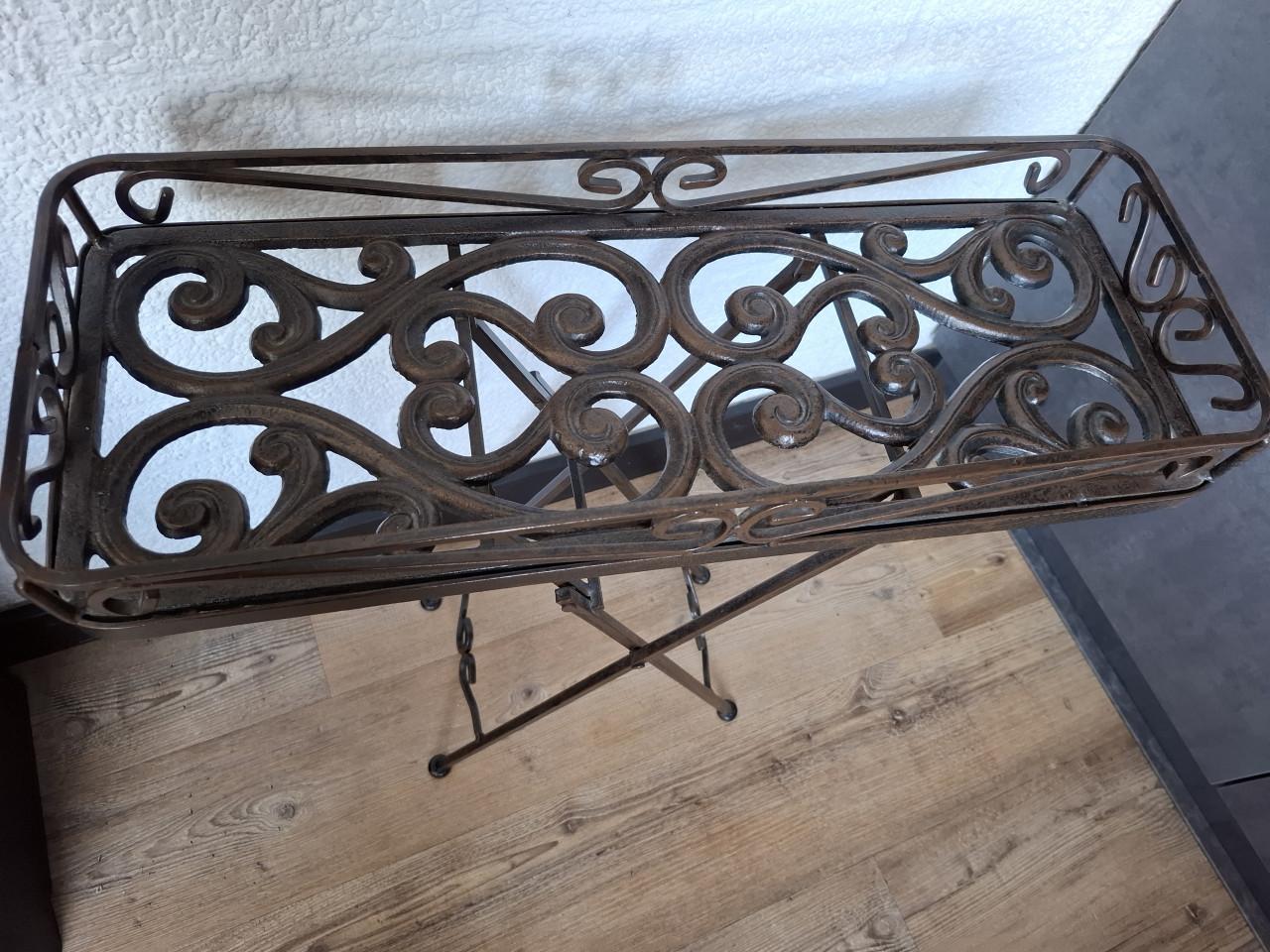 Zware gietijzeren sidetable