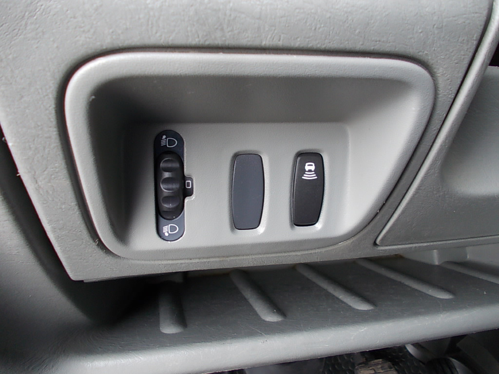 Opel Vivaro 2.0 cdti l2h1 airco, trekhaak 163000 km!!