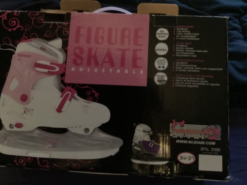 3 paar nieuwe  Schaatsen, dames heren en kind