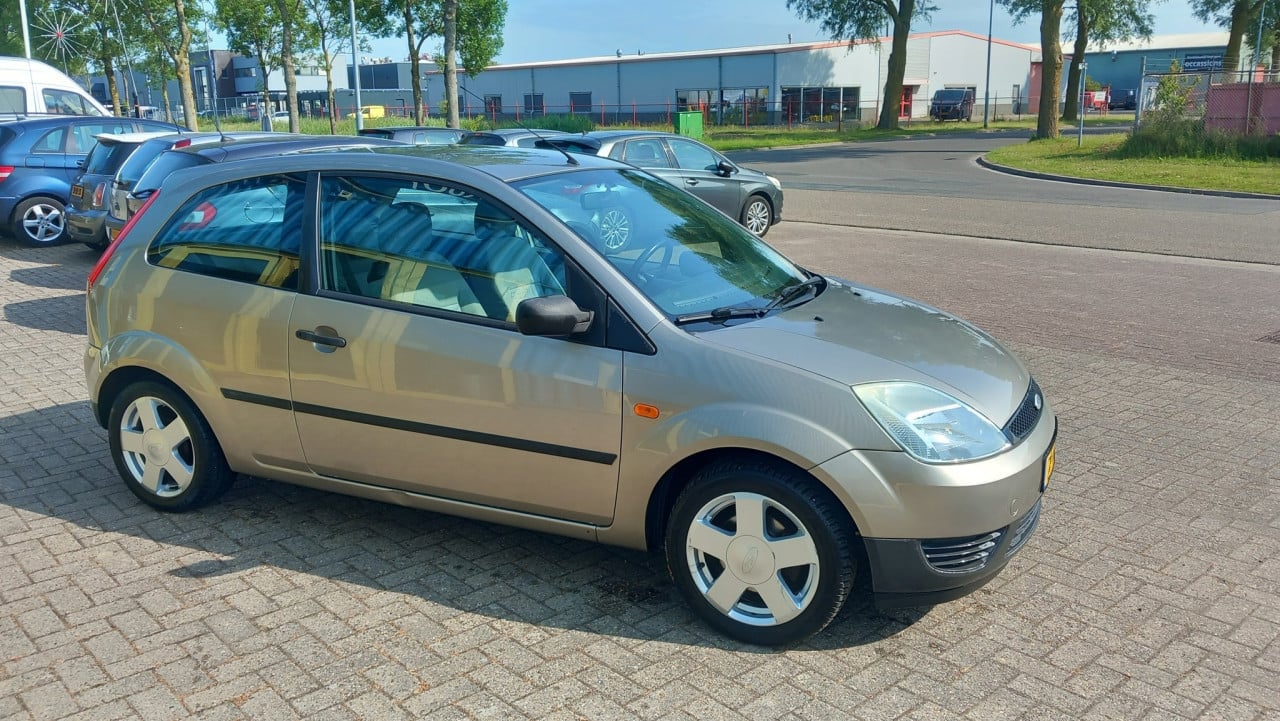 Ford FIESTA 1.25-16v Centennial 3dr bj:2003 airco-navigatie
