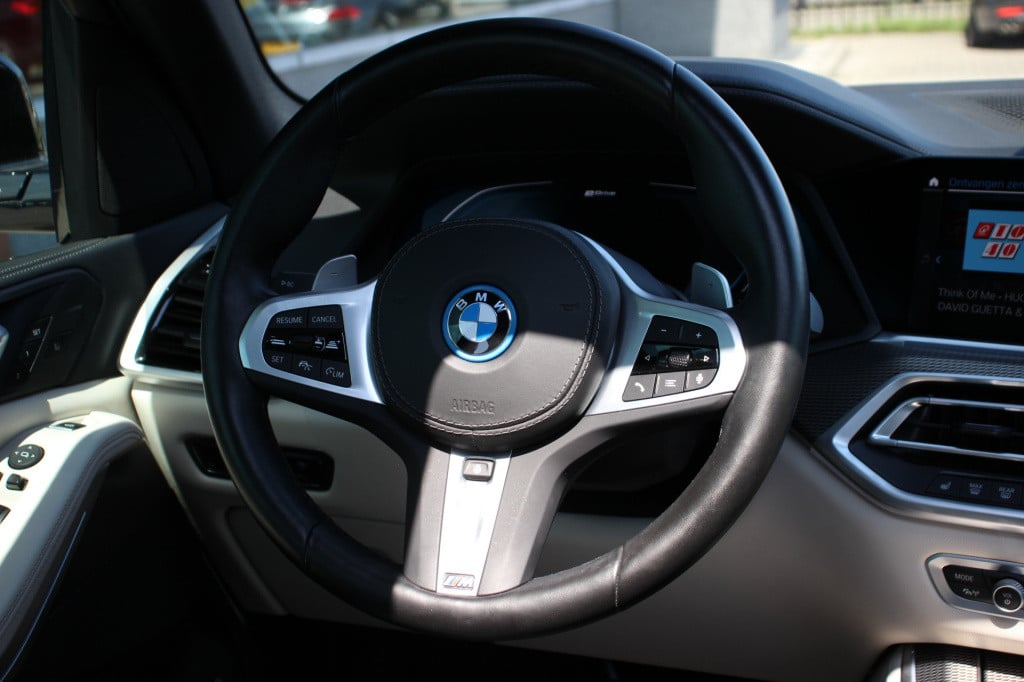 BMW X5 xdrive45e high executive m-sport | pano | luchtvering | 360 camera |