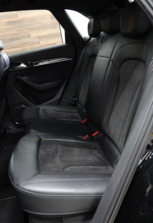 Audi Q3 s-line | drive select | bose | pdc |