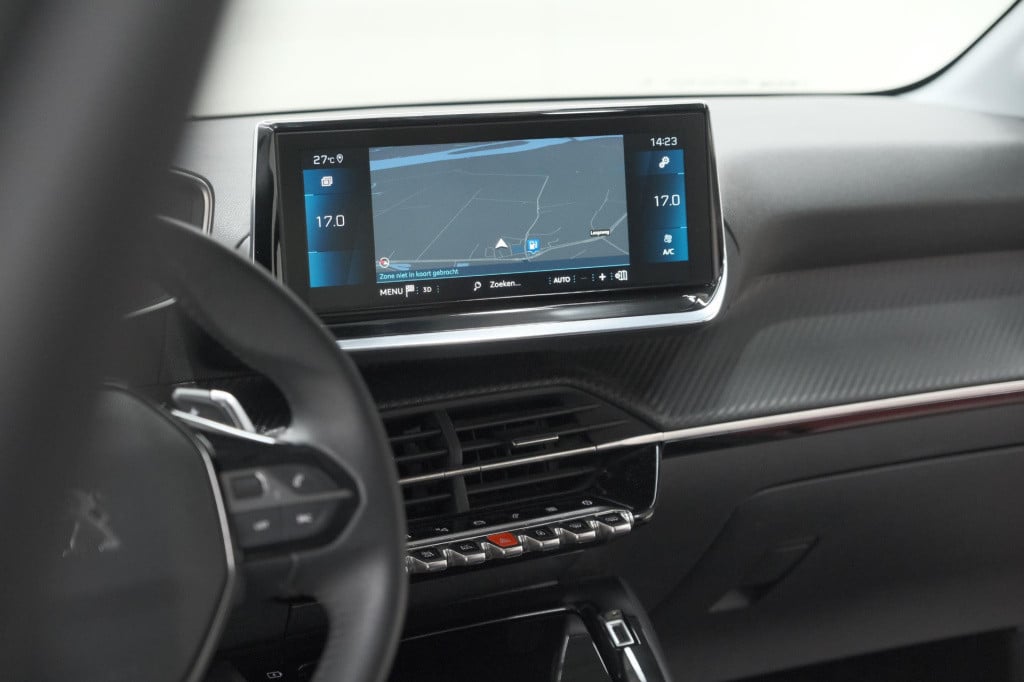 Peugeot 208 puretech 100 eat8 allure pack | camera | navigatie | apple carp