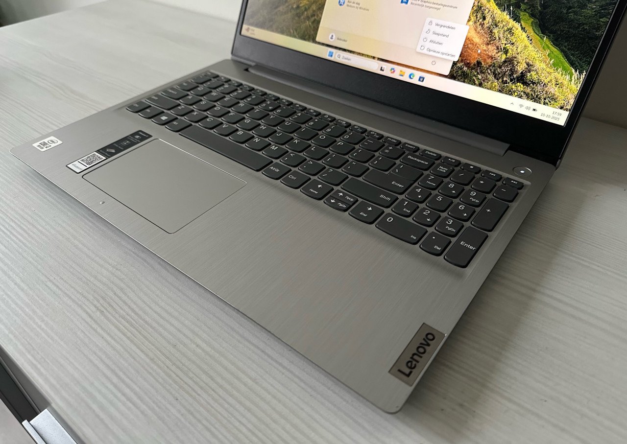Lenovo IdeaPad 3 / Intel Core i3 / 10de generatie / 8GB ram / Windows 11 /