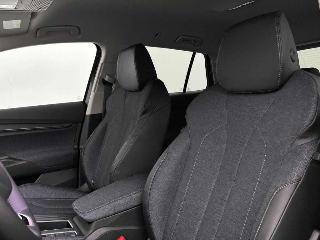 Skoda Elroq business edition tour elektromotor 150 kw / 204 pk