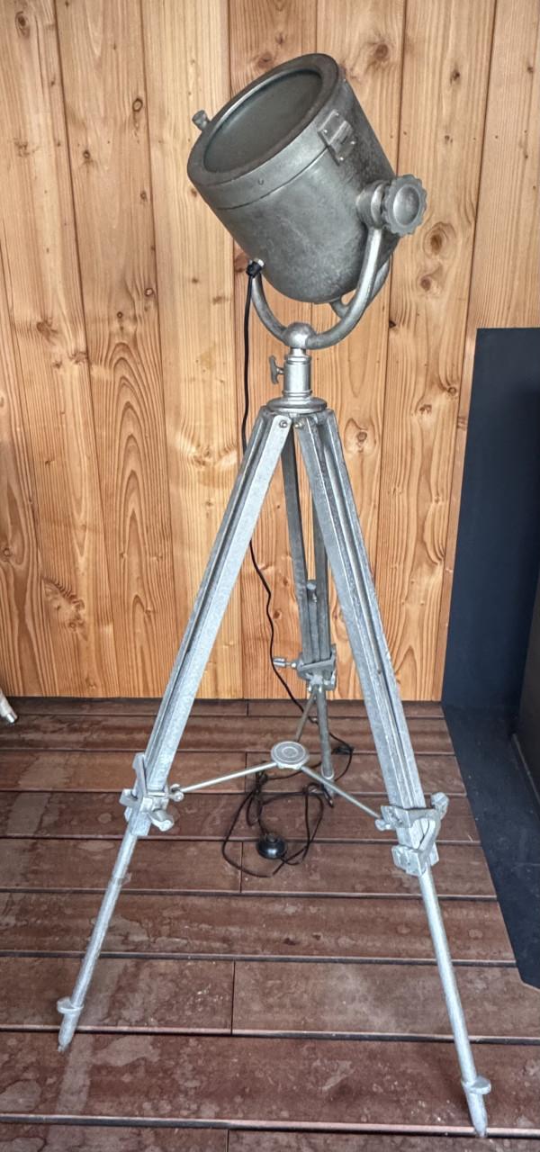 Industriële vloerlamp