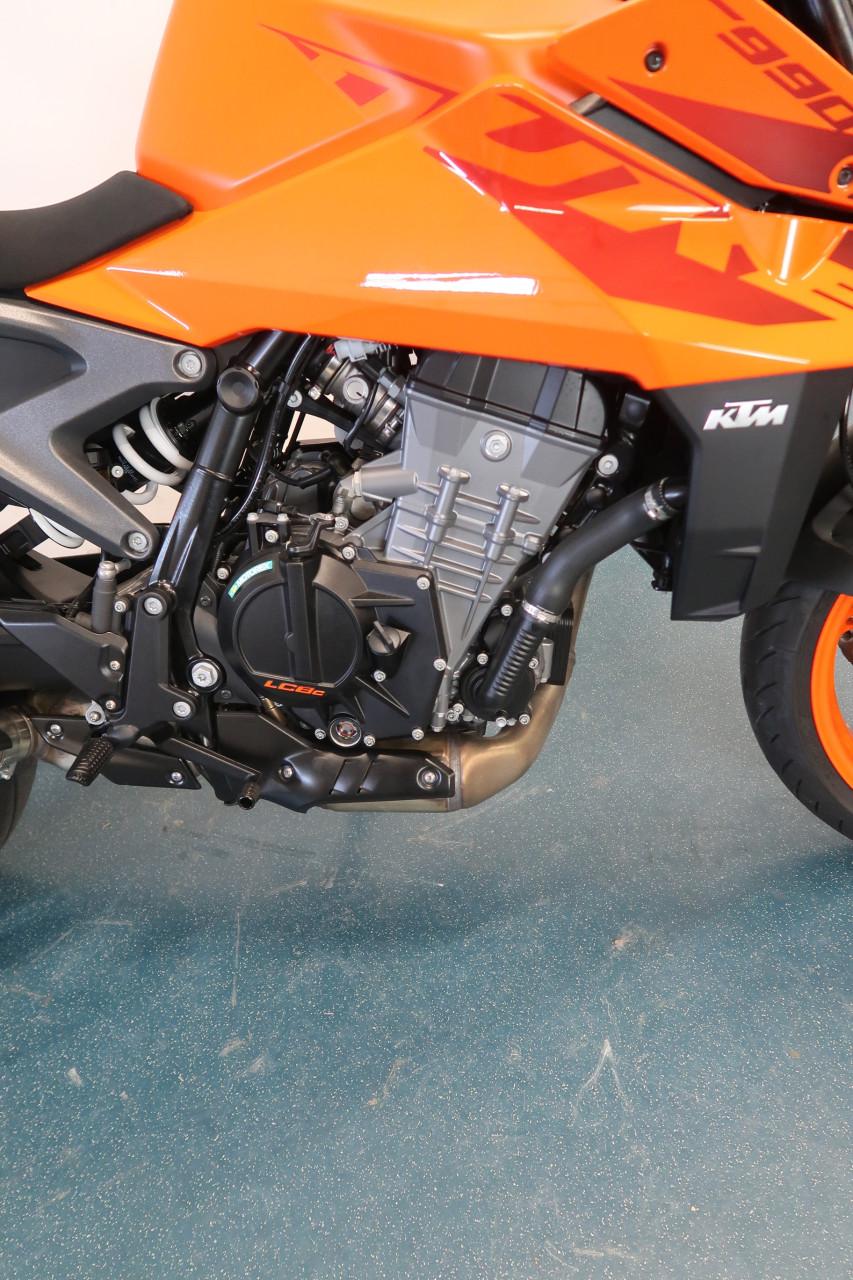 KTM 990 Duke 2024 in nieuwstaat slecht 1900km
