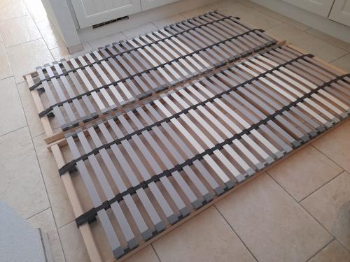 2 x 80 x 200 Lattenbodems (in goede nette staat )