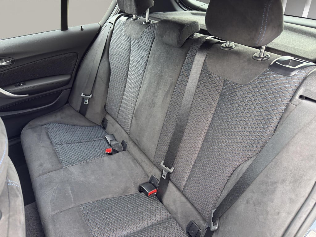 BMW 1 Serie 118i m sport 5 drs | schuif/ kanteldak | airco (auto) | sportst