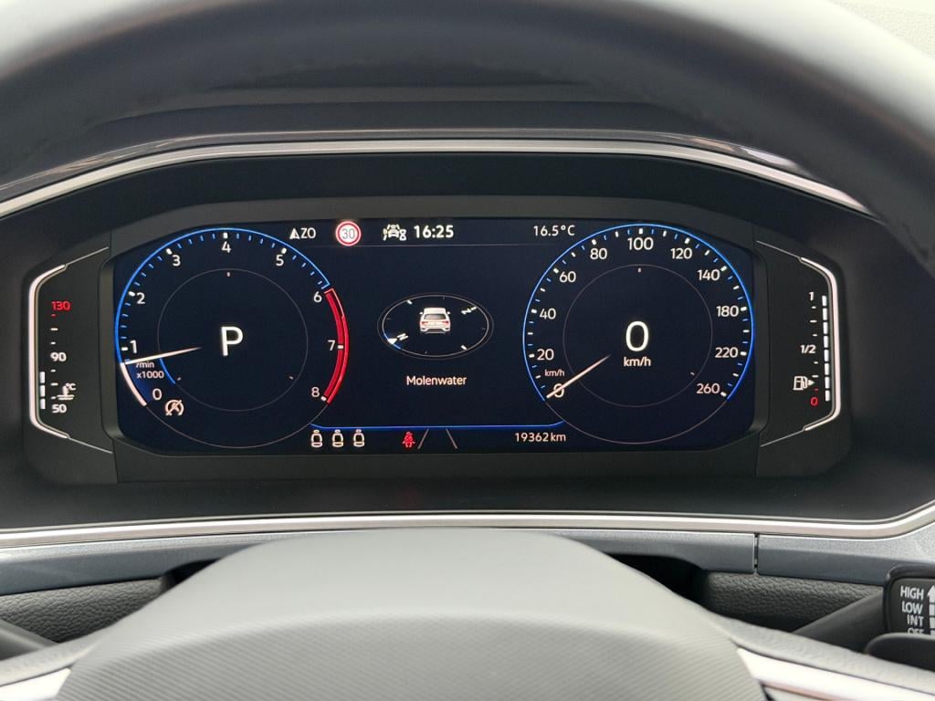 Volkswagen T-roc 1.5 tsi 150pk dsg style | navi | camera | ergo stoel | rij