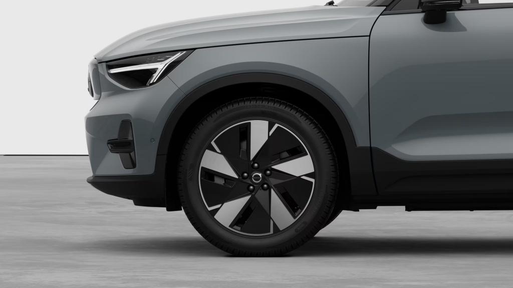 Volvo Ex40 extended range ultra dark europa