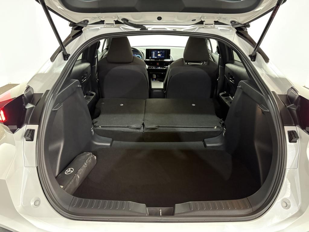 Toyota C-hr 1.8 hybrid 140 dynamic
