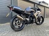 Een uniek wegracer model de yamaha tzr 50 weinig km geheel orginele staat