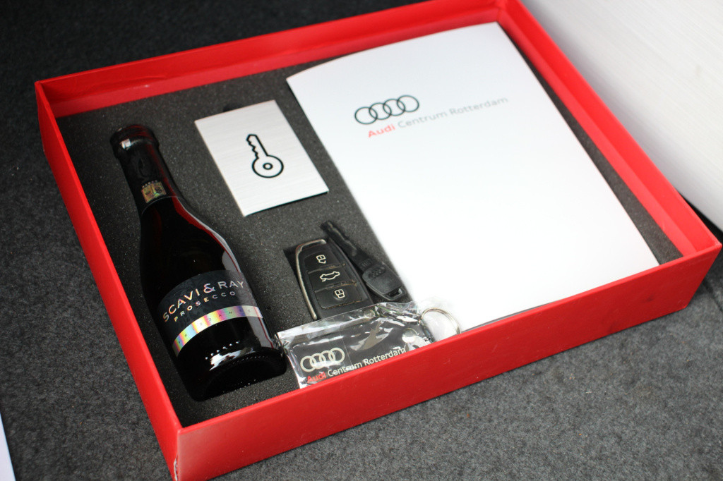 Audi A4 limousine 4.2 v8 rs4 quattro | orig nl | 2de eigenaar | kuipstoelen