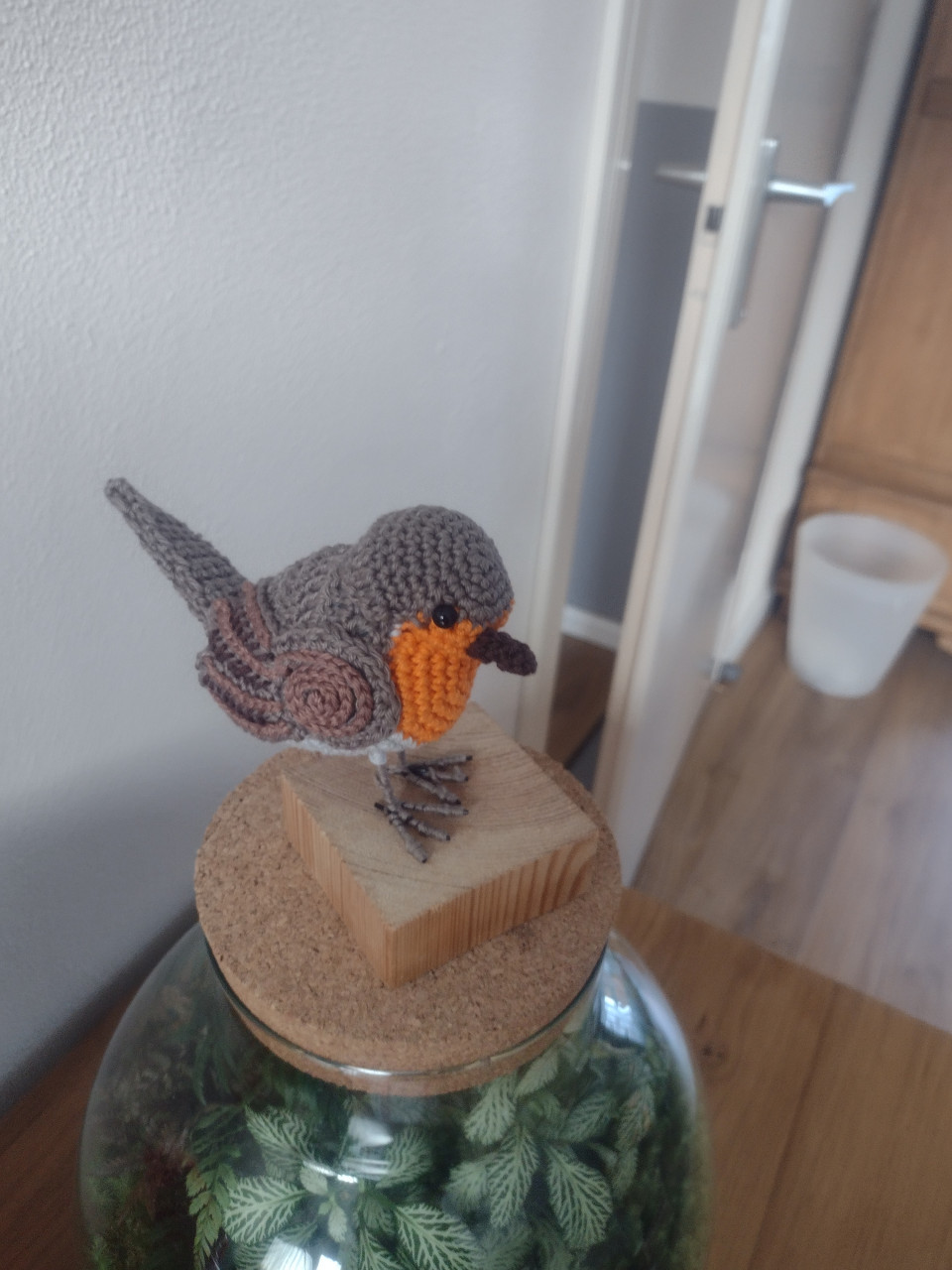 Gehaakte ijsvogel en of roodborstje