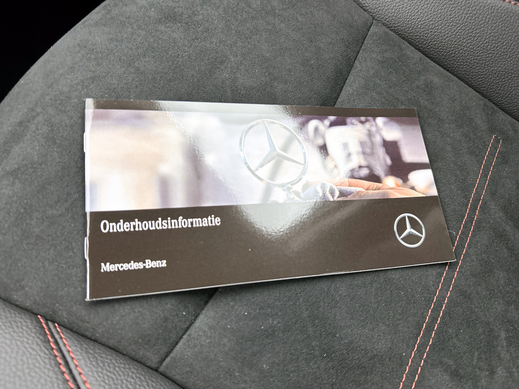 Mercedes-Benz Gla-klasse 180 business solution amg | trekhaak | parkeerpakk