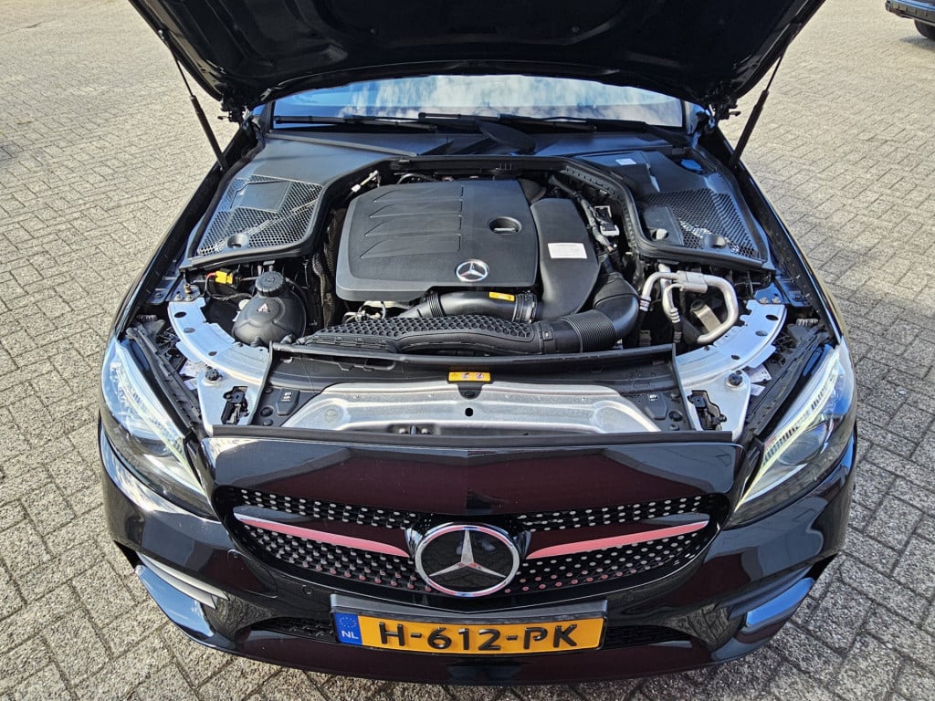 Mercedes-Benz C-Klasse coupé 300 premium plus pack | burmester | acc