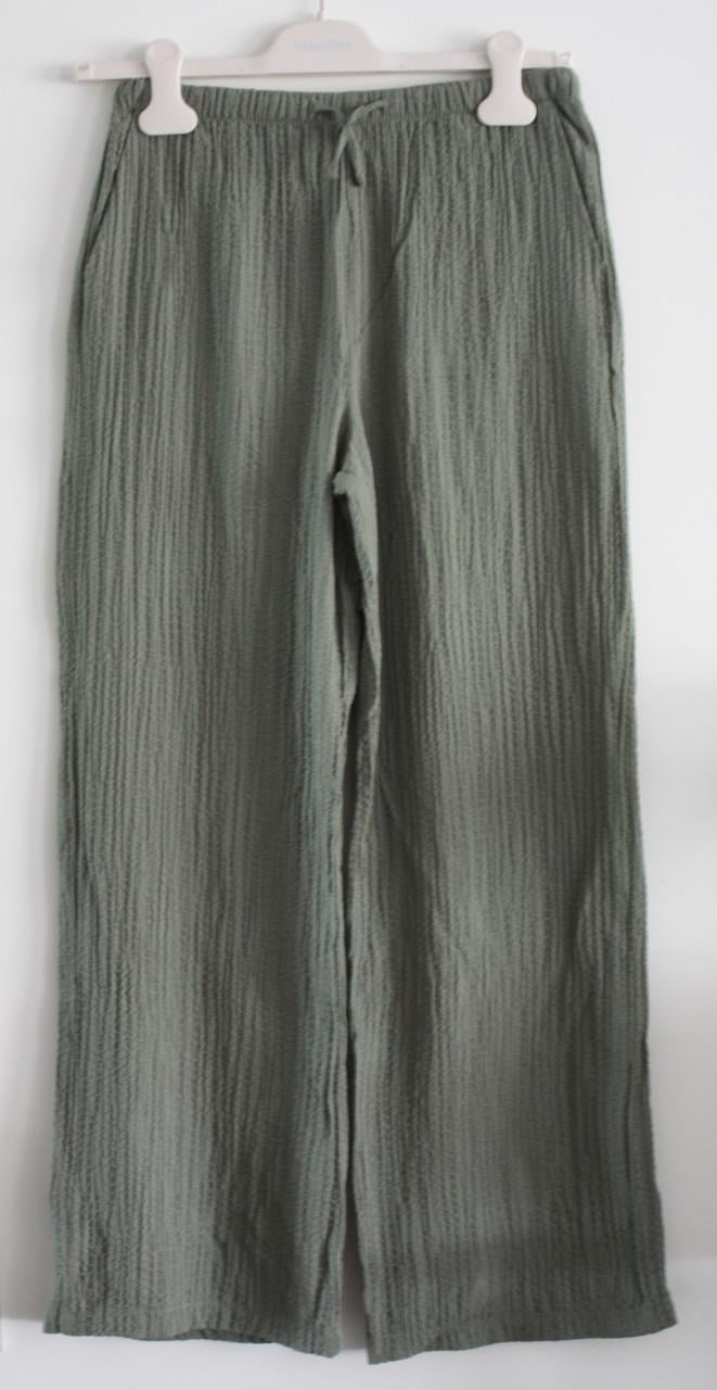 Groene broek  maat 152