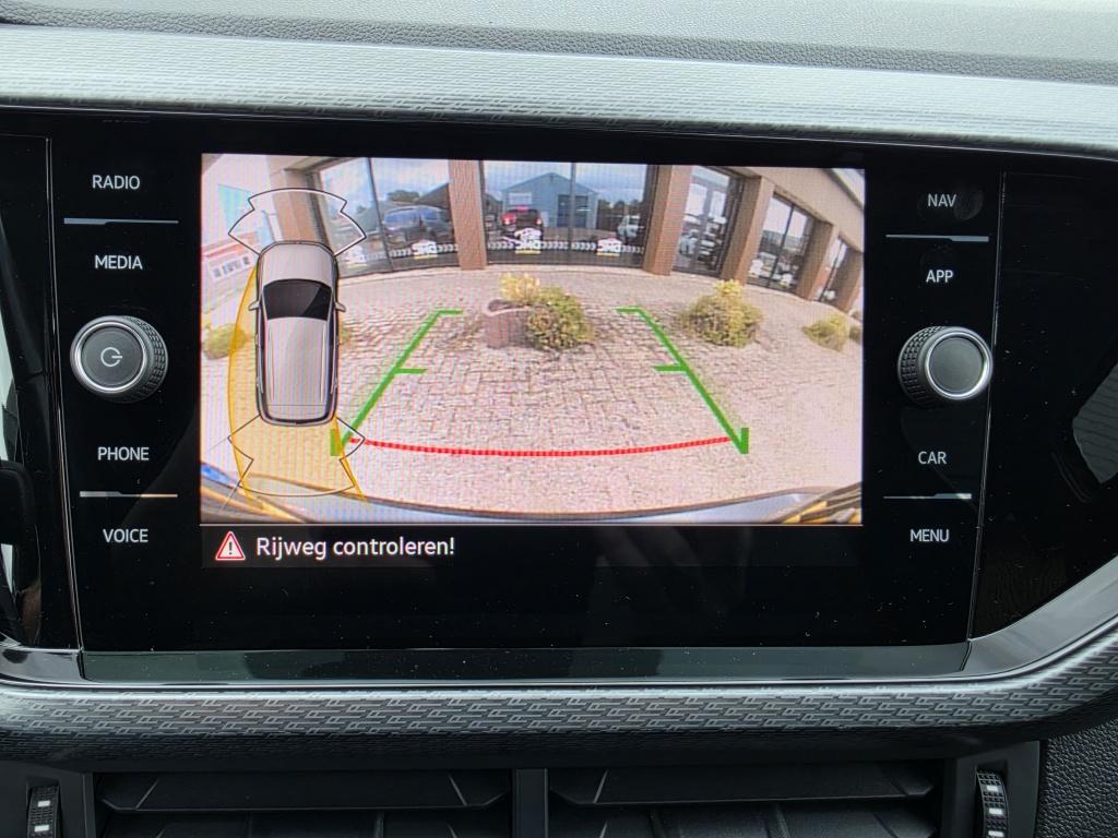 Volkswagen T-cross 1.5 tsi r-line | led | navi | camera | acc | stoelverwar