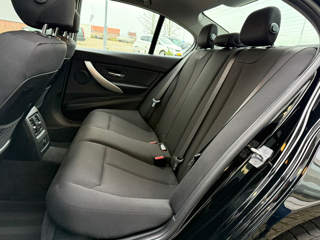 BMW 3-serie 318i executive