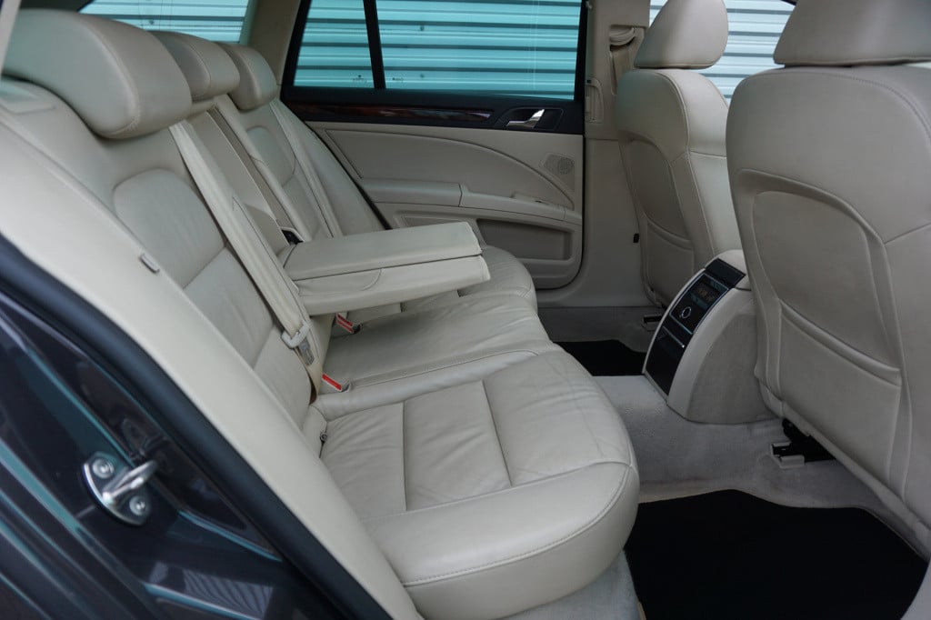 Skoda Superb combi 3.6 fsi elegance 4x4 business line automaat - climate / 