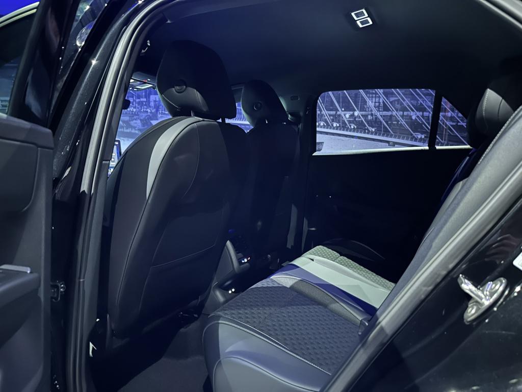 Volkswagen T-roc 1.5 etsi r-line first edition *led*camera*