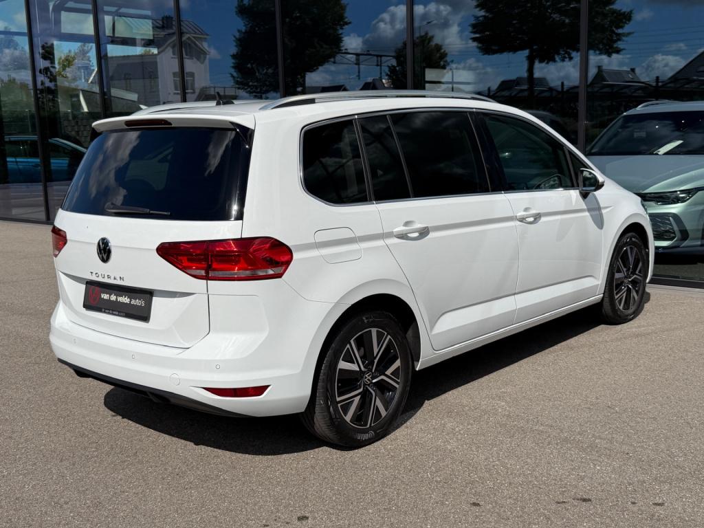 Volkswagen Touran 1.5 tsi 150pk highline | trekhaak | led | carplay | 17 in