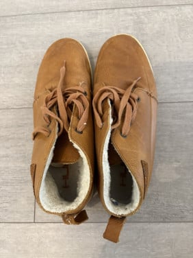 Bruine schoenen van Hub.