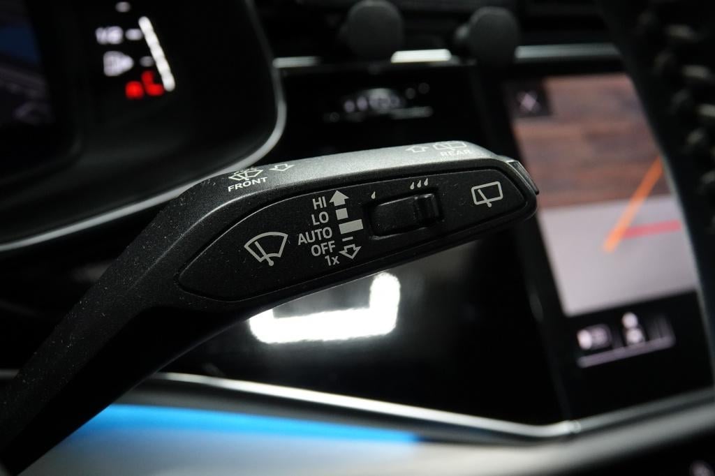 Audi Q8 55 tfsi quattro | rsq8 interieur | pano | acc | maxton |