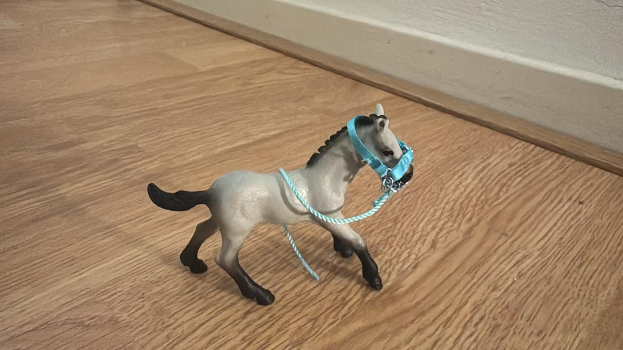 Schleich Quarter Horse-veulen met speelbal