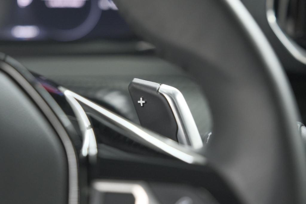 Peugeot 208 1.2 hybrid 110 e-dcs6 allure | apple carplay | parkeersensoren 
