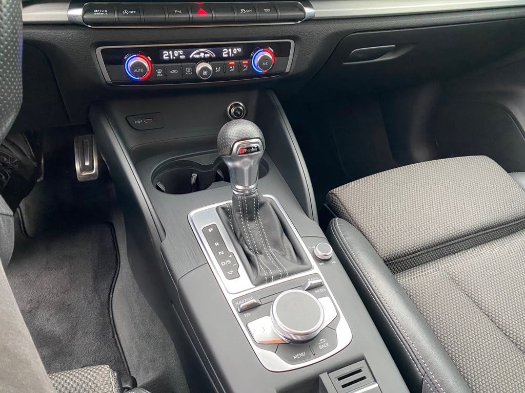 Audi A3 limousine 1.5 tfsi cod sport s line edition