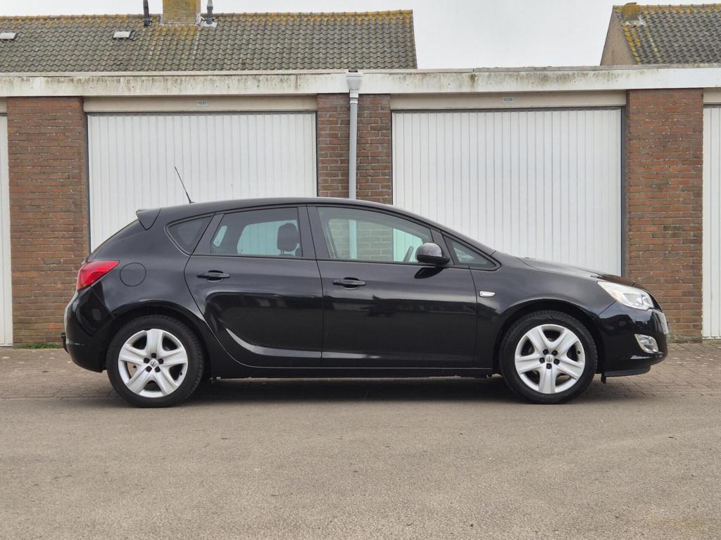 Opel Astra 1.4 turbo cosmo / origineel nl