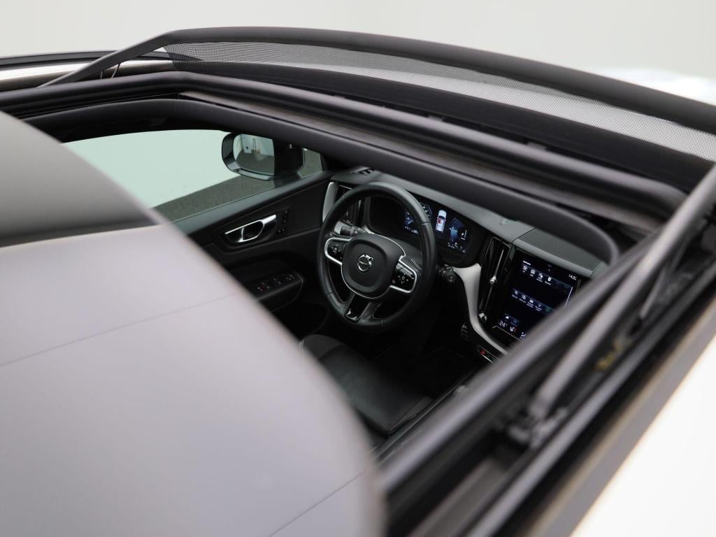 Volvo XC60 t6 recharge geartronic r-design automaat | panorama dak | naviga