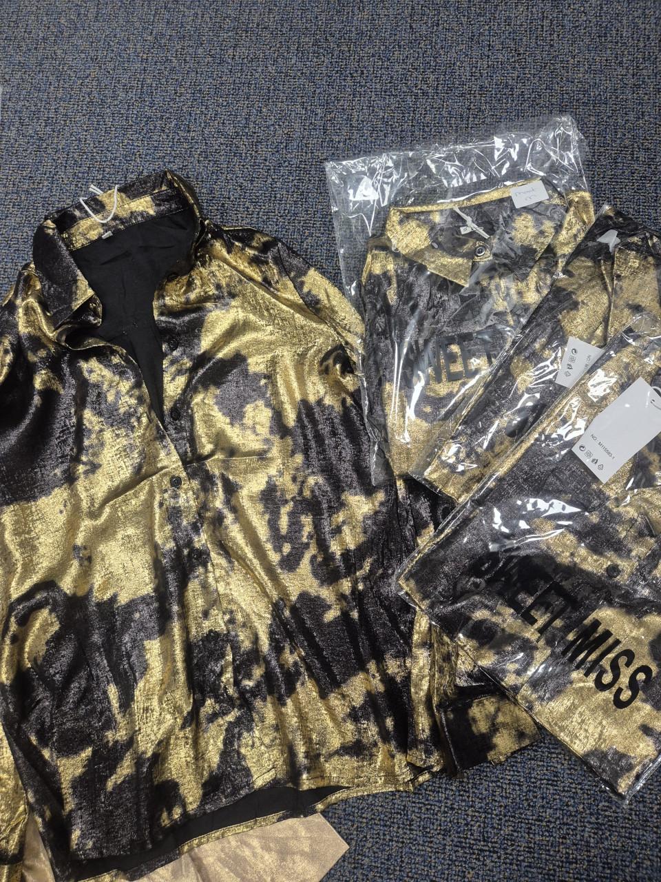 Partij van 15 nieuwe blouses