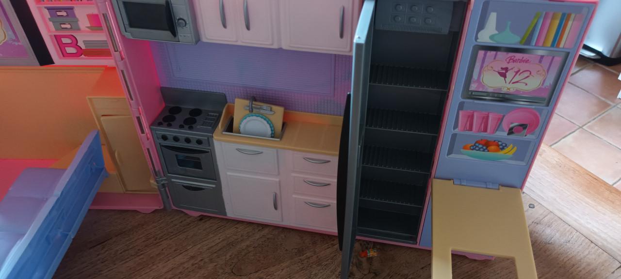 Barbie camper