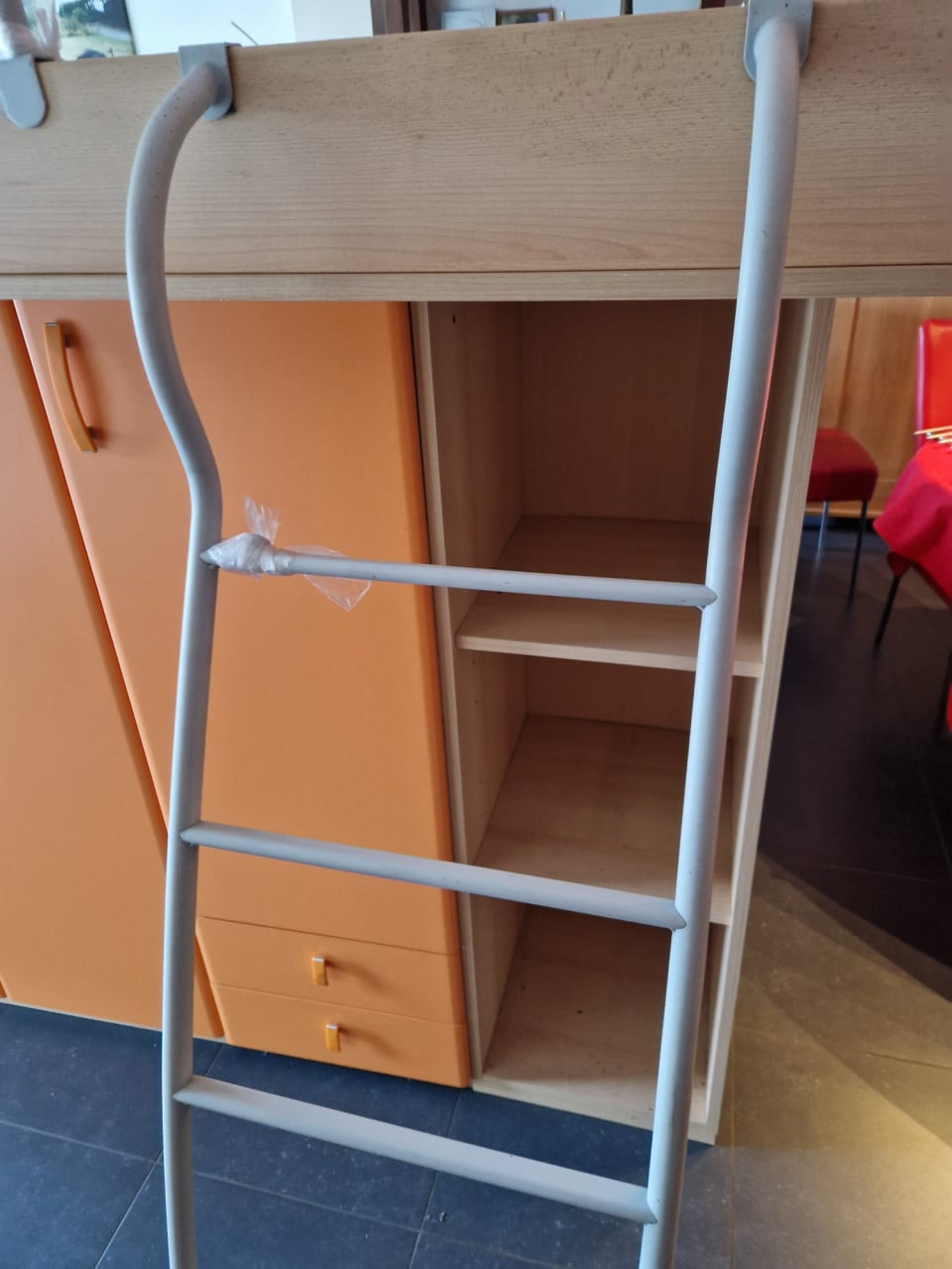 Hoogslaper met kasten