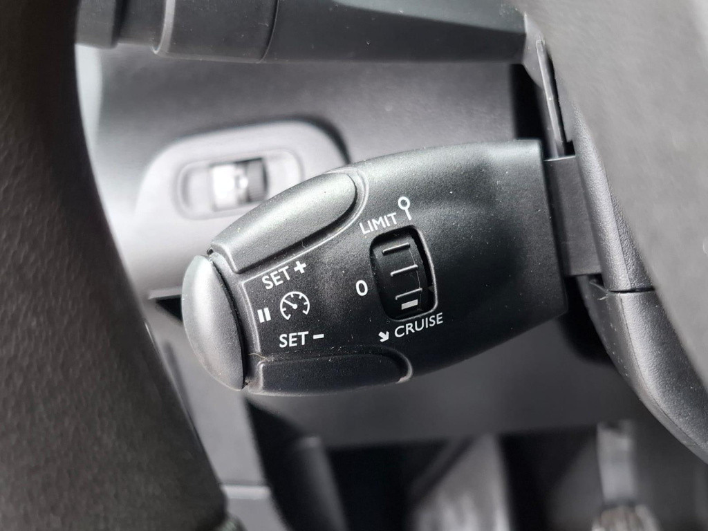 Peugeot Partner 1.5 bluehdi premium airco / cruise controle / navi / 105 pk